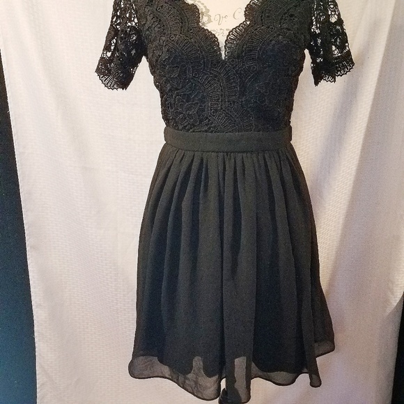 Lulus Little black dress! Relisted - Picture 3 of 8